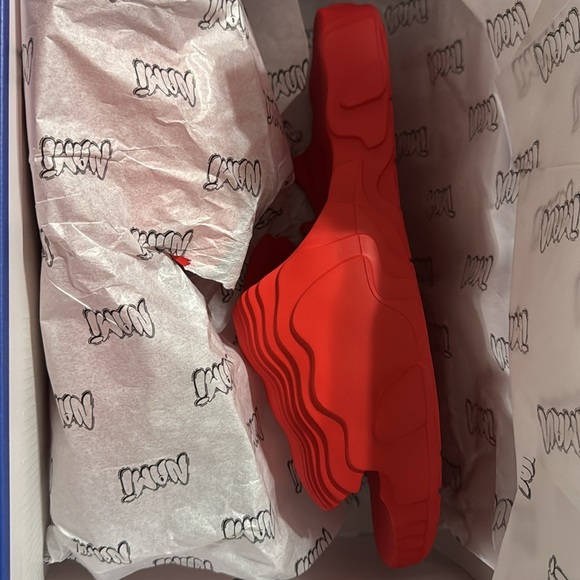 Chris Brown x Nami - Picture 4 of 5